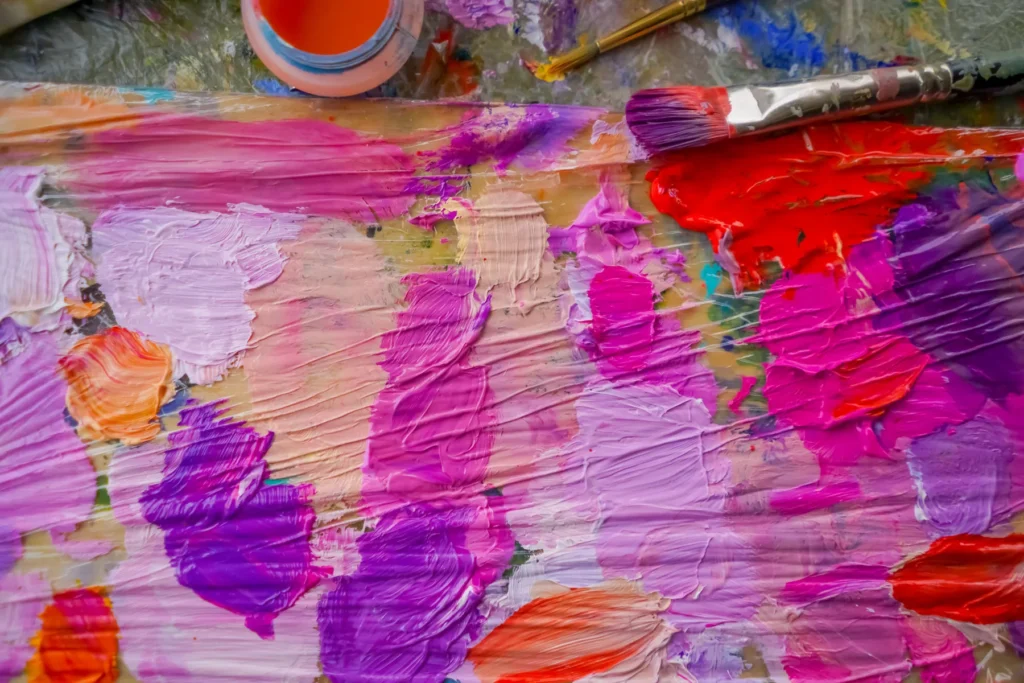 close-up-of-paint-palettes-with-traces-of-oil-pain-2026-01-06-09-38-01-utc